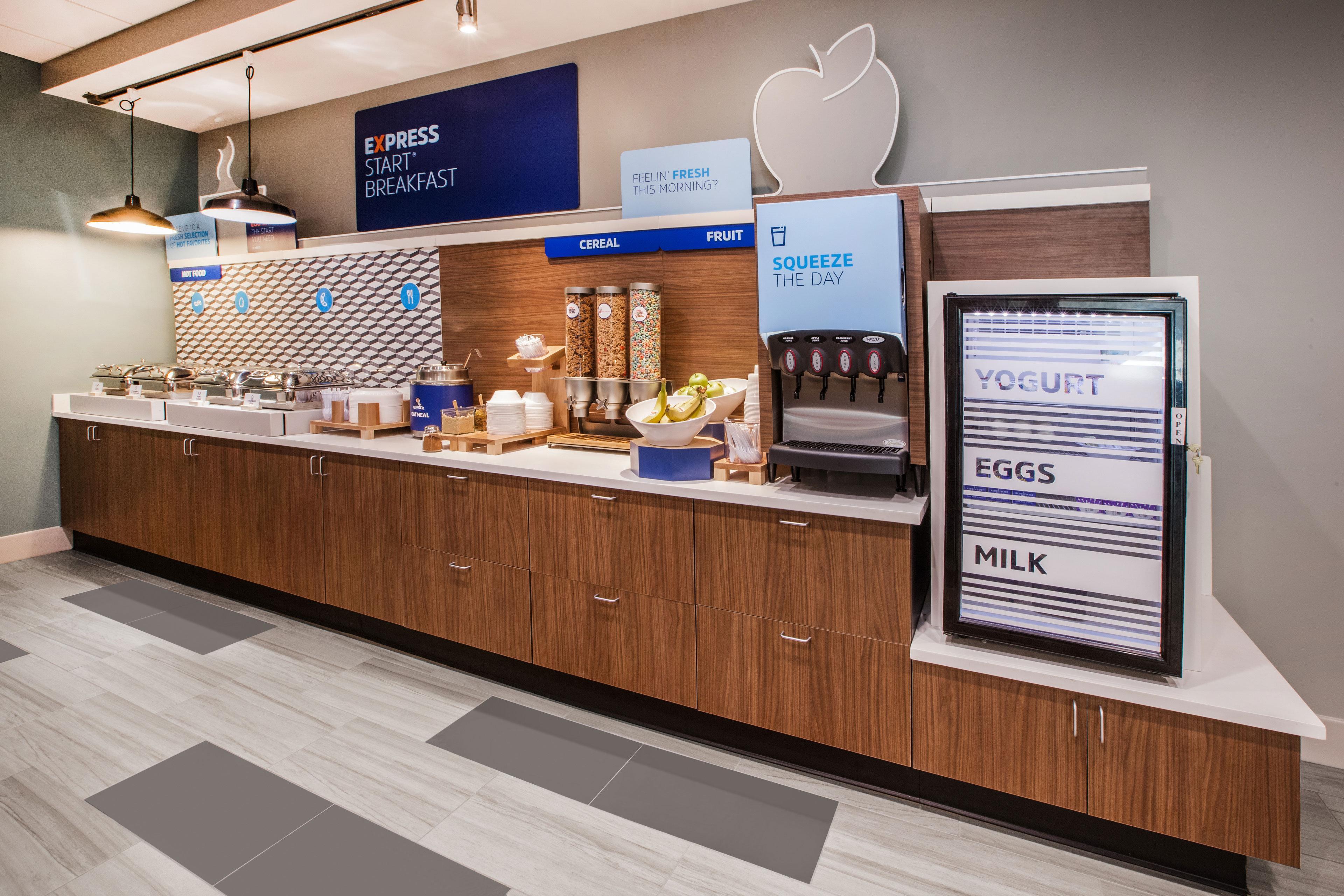 Holiday Inn Express & Suites - Worthington By Ihg Bagian luar foto