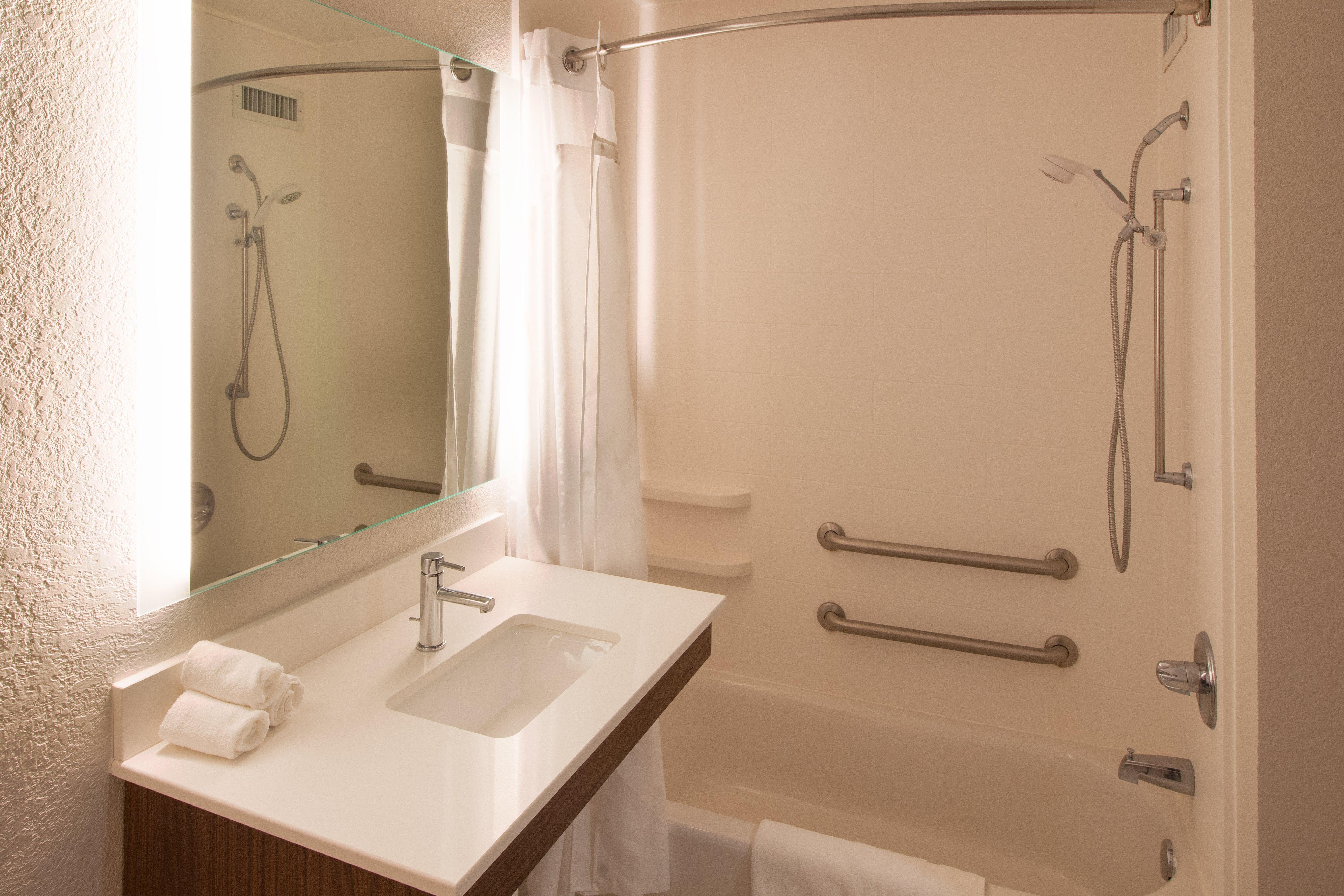Holiday Inn Express & Suites - Worthington By Ihg Bagian luar foto