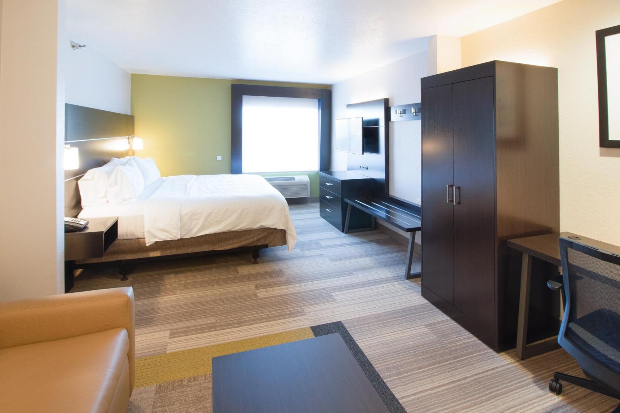 Holiday Inn Express & Suites - Worthington By Ihg Bagian luar foto
